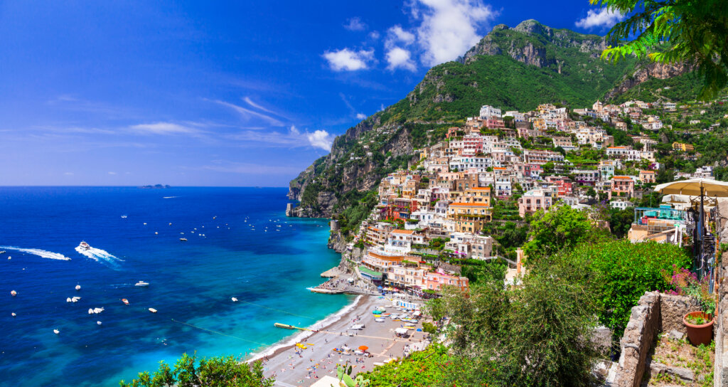 Beautiful coastal towns of Italy - scenic Positano in Amalfi